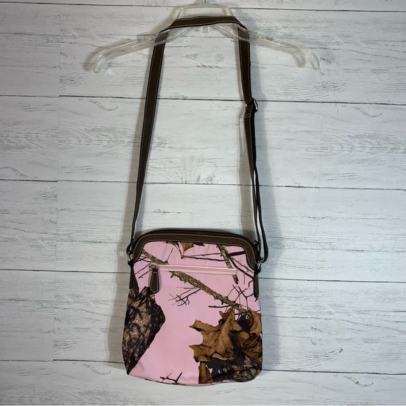 BLAZIN ROXX Western Camouflage Crossbody With Bling Cross & Studs - Picture 3 of 6